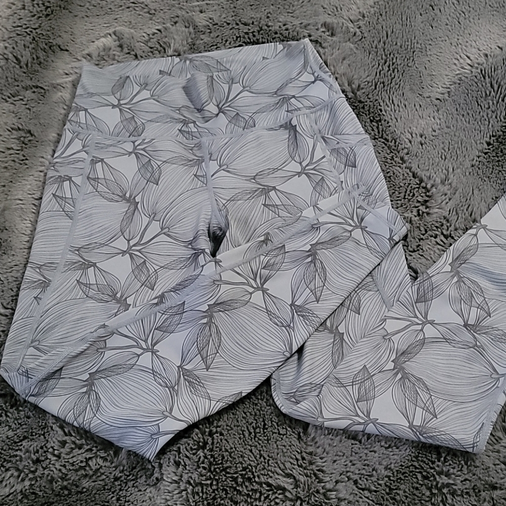 BuffBunny limitless leggings, Size Medium